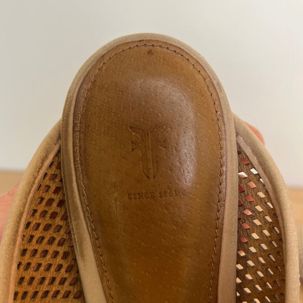 Frye Women's Gwen Perforated Suede Flat Mules Tan Size 7 Boho Cushioned Slip On - Picture 5 of 6